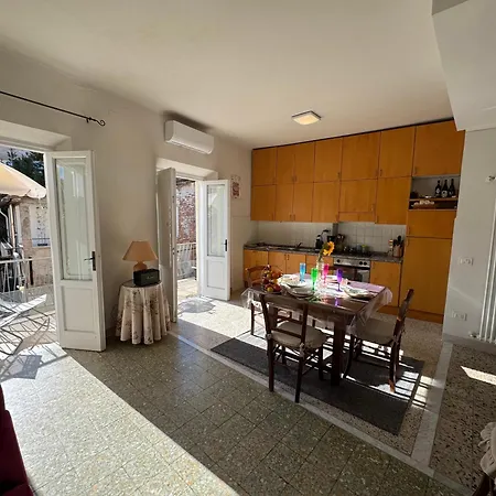 Casa Capolino * ルッカ
