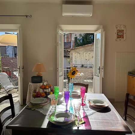 Casa Capolino アパート ルッカ